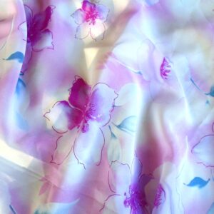 wit roze  met bloemen