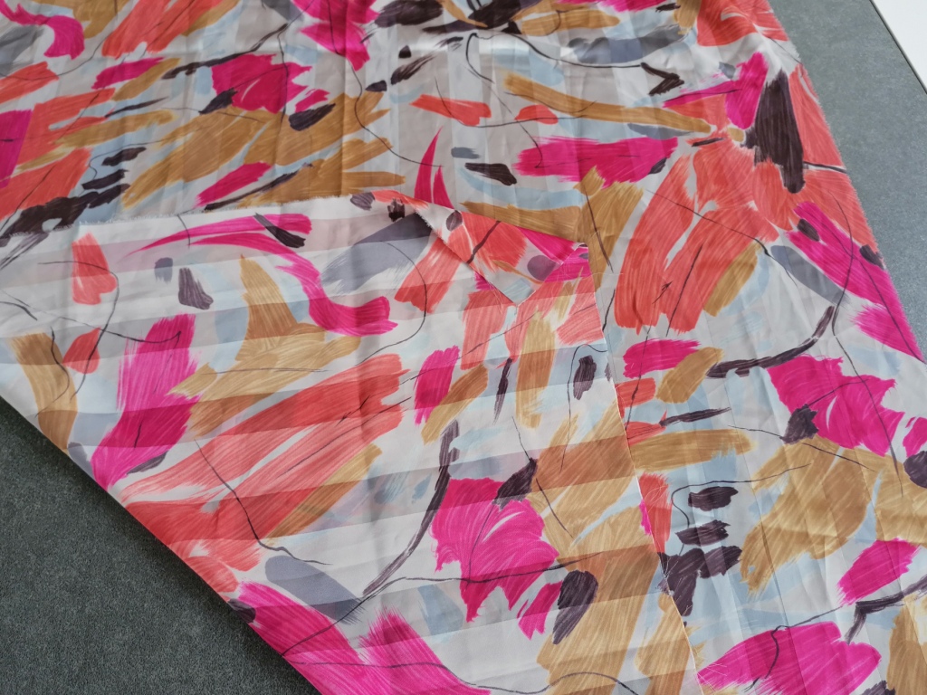 chiffon roze en bruin tinten 1,45m op 0,75m - Afbeelding 4