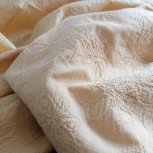 geborduurde mosterdgele kreukelkatoen  1,60m