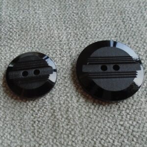 zwarte knoop  16mm en  21mm