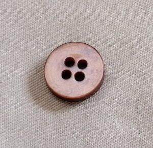 klein bruin plat knoopje 14mm