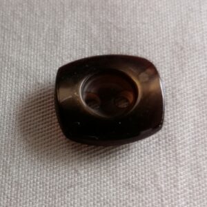 bruine rechthoekige knoop 14mm