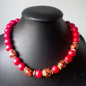 rode en bruine houten kralen