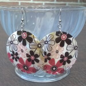 oorbel met parelmoer hanger