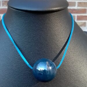 grote bol op suede koord