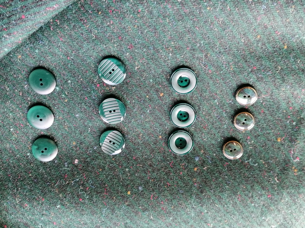vintage groene wollen stof met spikkeltjes 2,4m - Afbeelding 2