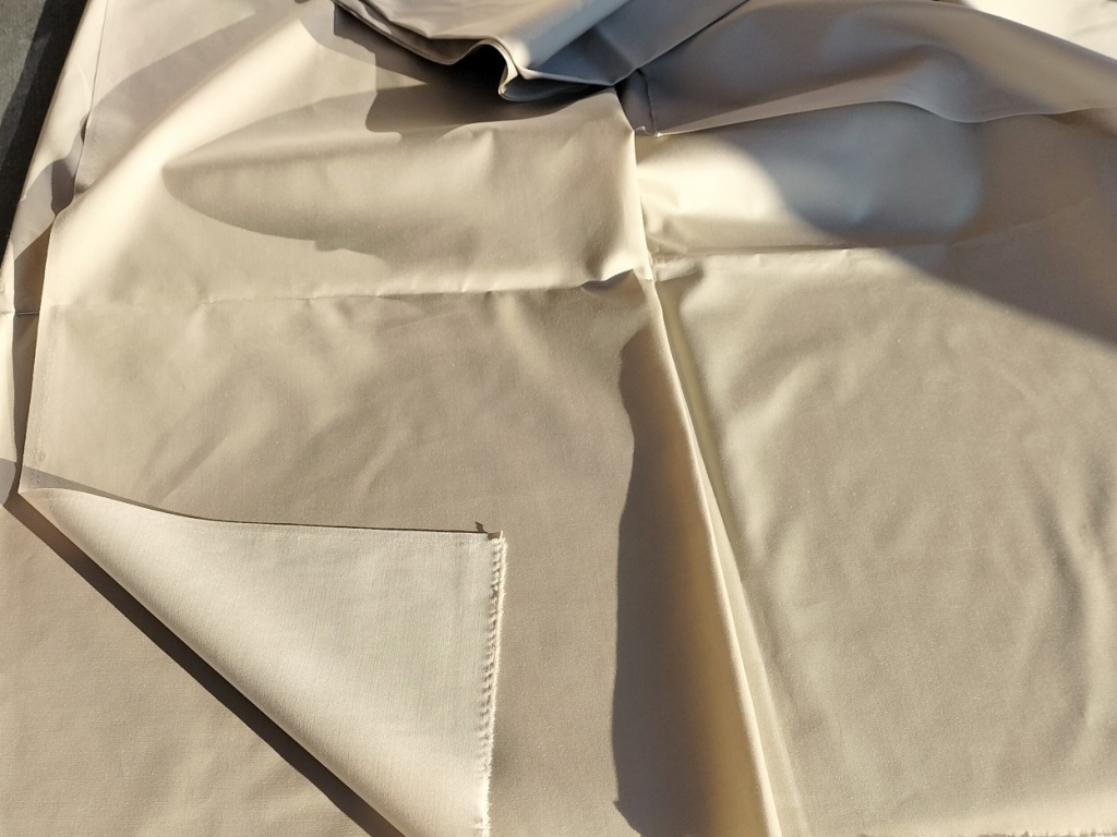 Dunnere beige gabardine stof