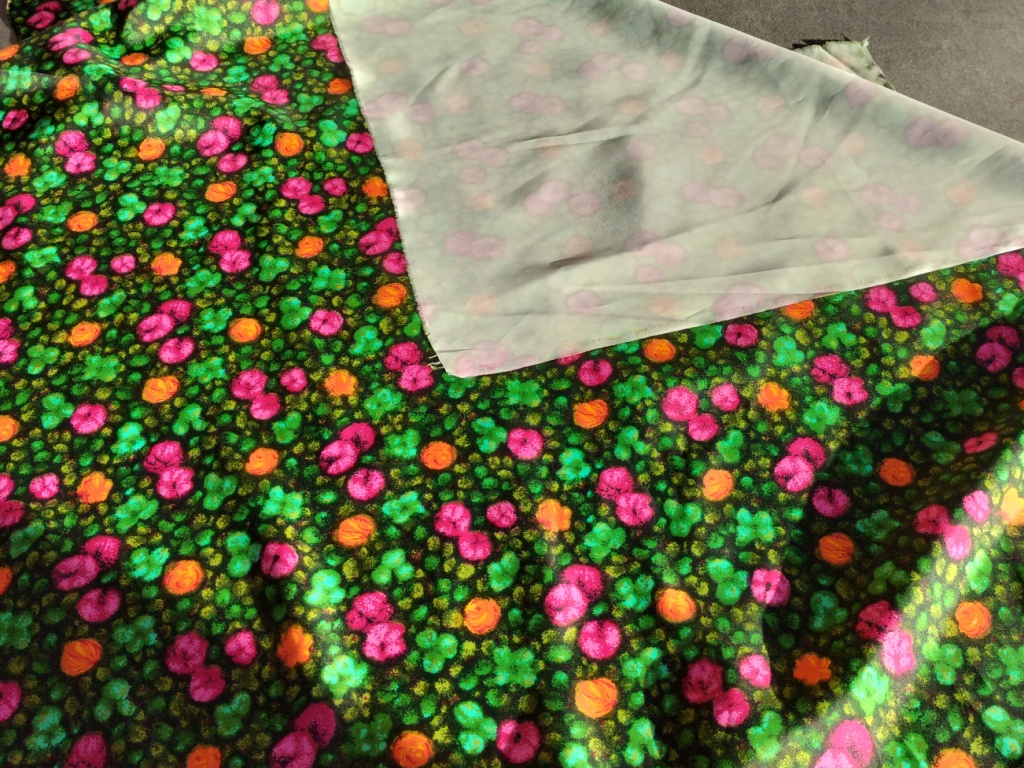 groene viscose met bloemen 2,5m - Afbeelding 3
