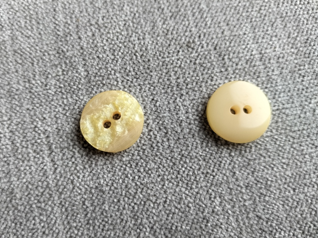 mooi zacht geel knoopje 15mm - Afbeelding 2