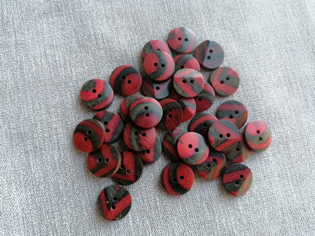 vintage knoop in rood en zwarte 15mm