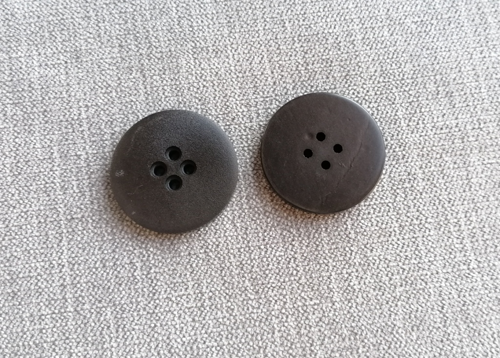 zeer grote platte donkerbruine knoop 30mm - Afbeelding 2