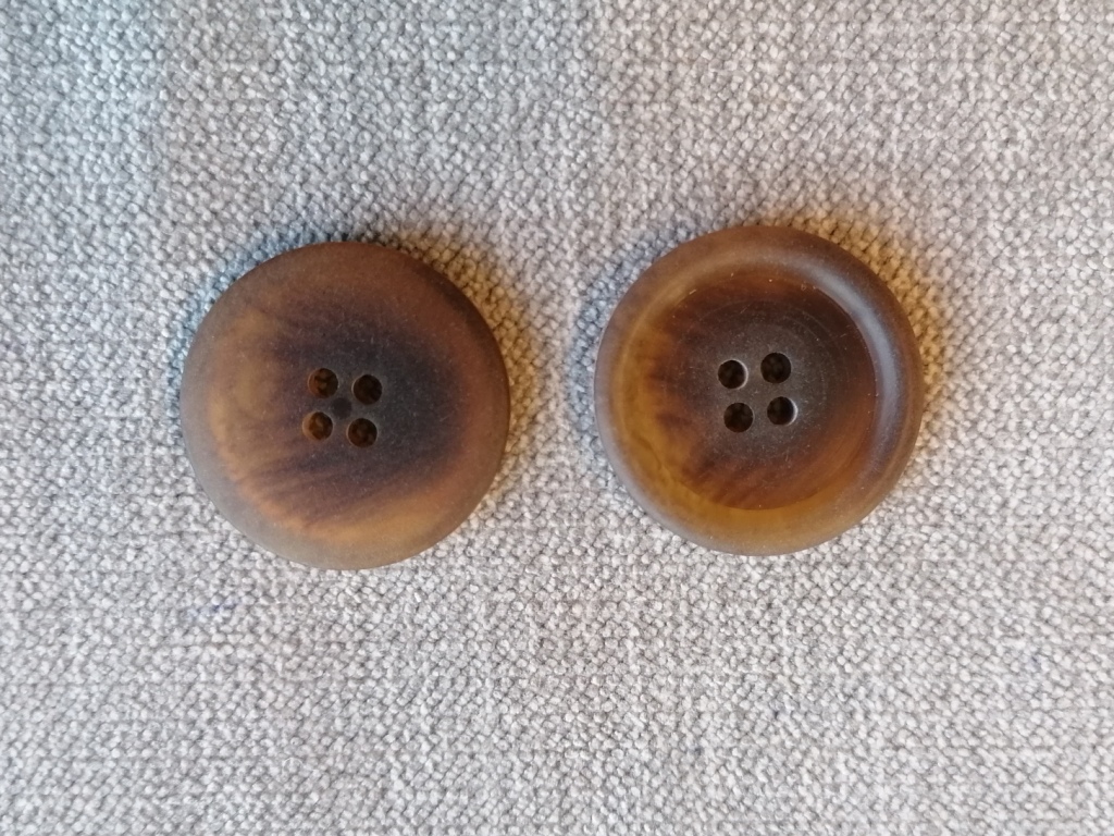 Vintage matte knopen in bruin tinten met voor- en achterzijde