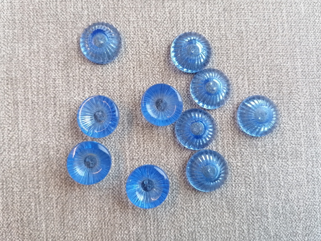 dikke lichtblauwe knoop met ribbels 19mm