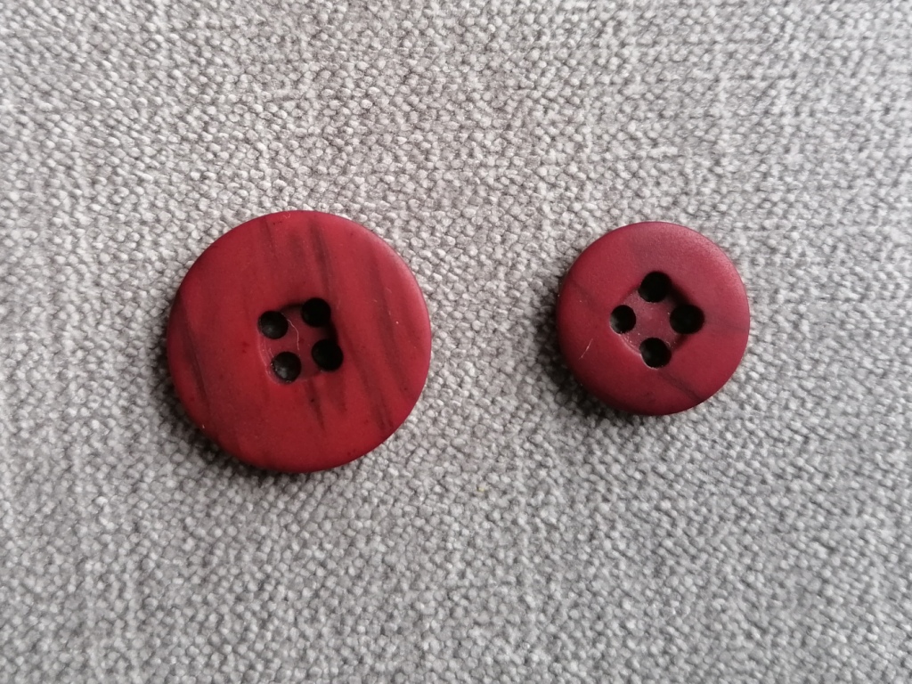 donkerrode knoop met vierkantig midden 20mm en 15mm - Afbeelding 2