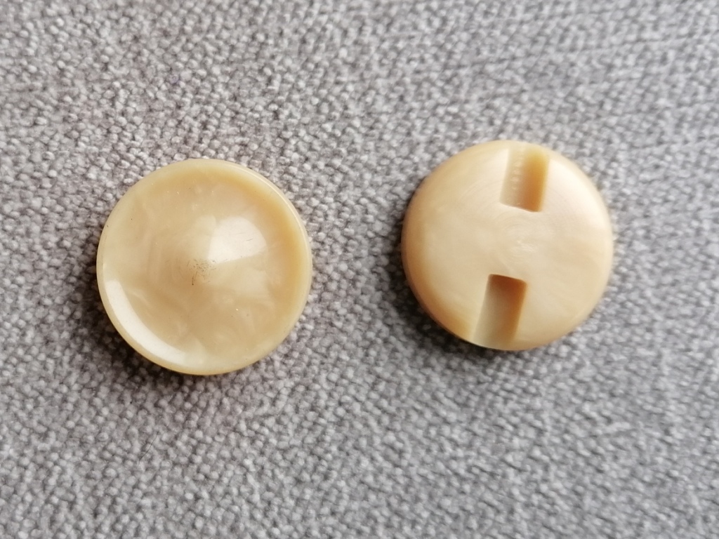6 vintage beige knopen puntig in het midden19mm - Afbeelding 2