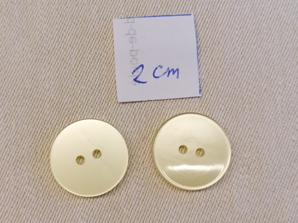 Heel lichtgele knoop in imitatie parelmoer 18mm - Afbeelding 2