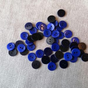 donker blauw knoopje in imitatie parelmoer 14 mm