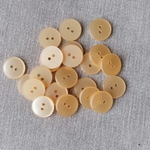 rozebeige knoop in imitatie parelmoer 18 mm