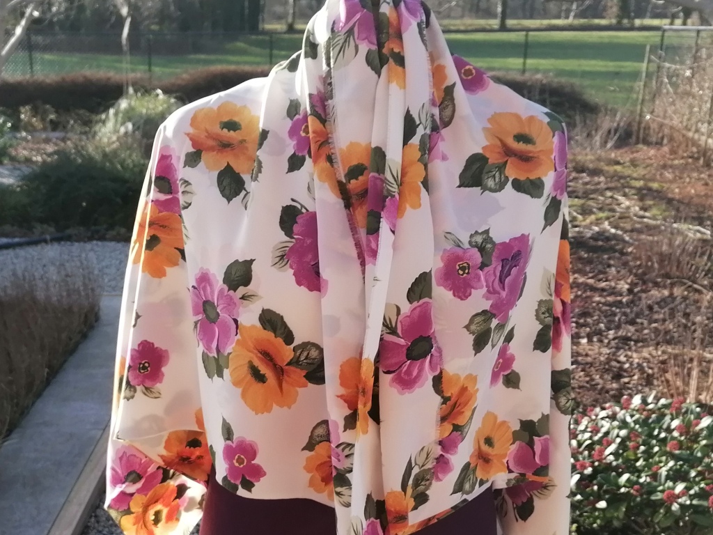 zachte viscose stof bloemenmotief