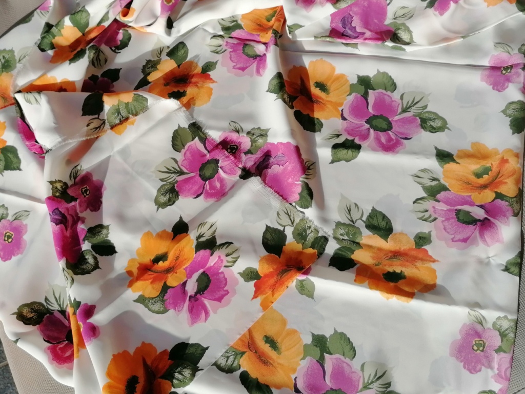 viscose bloemenstof detail wit