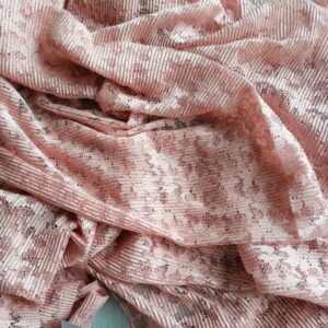 roze kantstof met bloemmotief  /10cm 3m