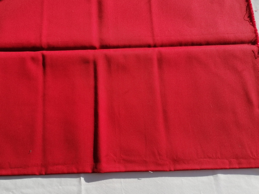 rode gabardine voor kinderkleding