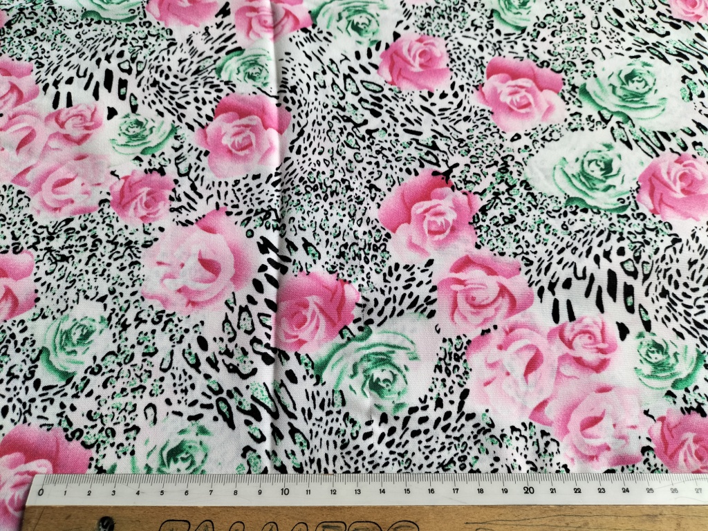 viscose wit met rozen 2,2m - Afbeelding 2