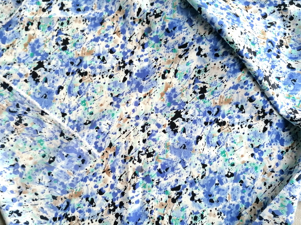 crepe georgette gevlekt wit met blauwe 1,4m - Afbeelding 2