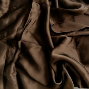 Bruine soepele satijn