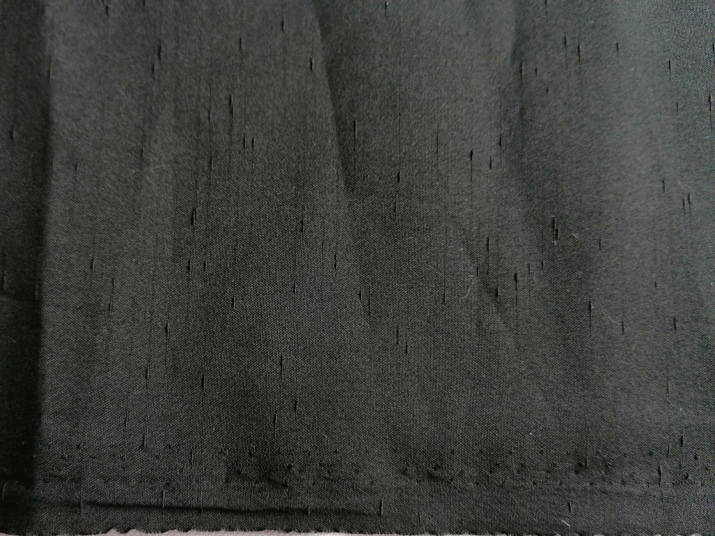 fijne pikzwarte stof met ribbeltjes 0,7m