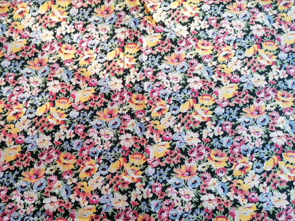 zwart gebloemde katoen /10cm