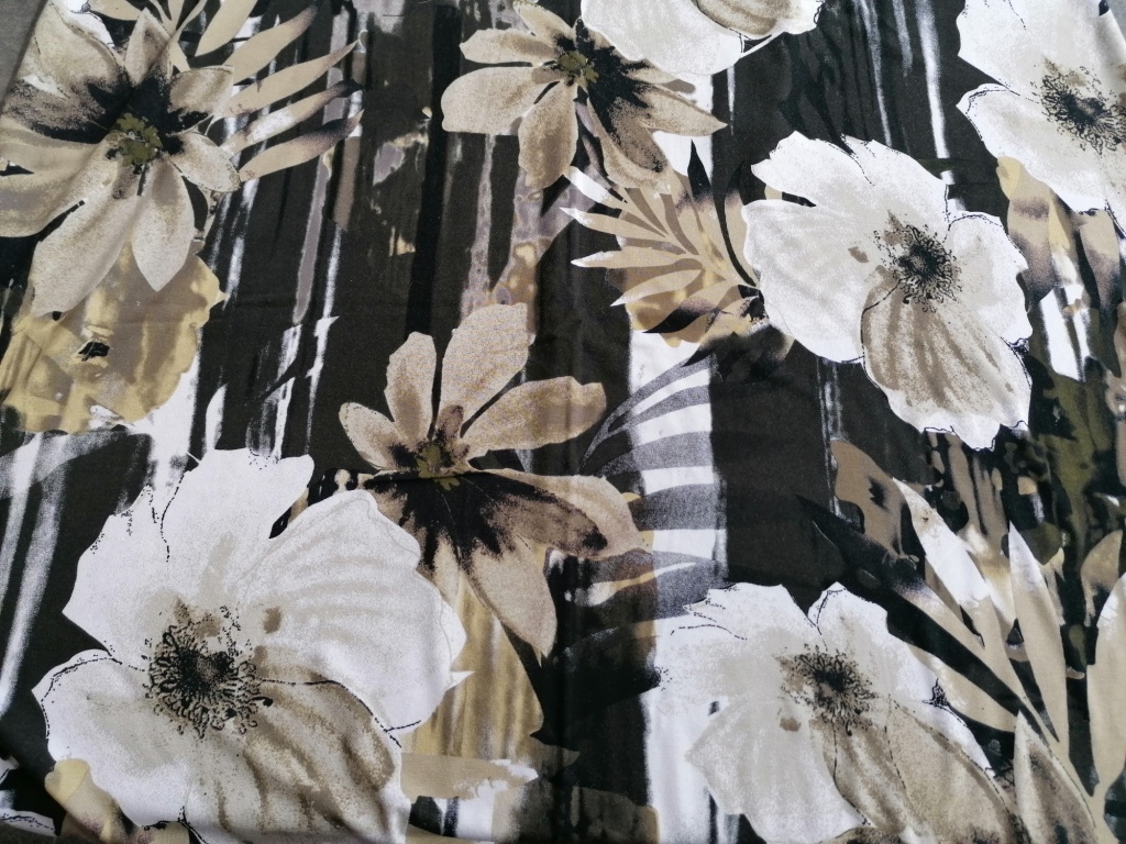 jersey wit zwart gebloemd 1,4m