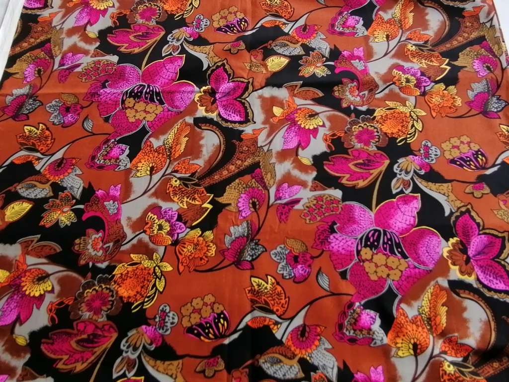 kleurrijke vintage katoen met bloemenmotief roospaarse tinten