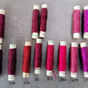 roodpaars zijden vintage naaigaren Gutermann