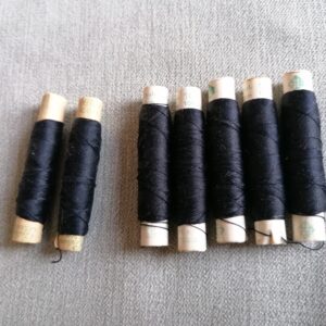 zwart zijden vintage naaigaren Gutermann