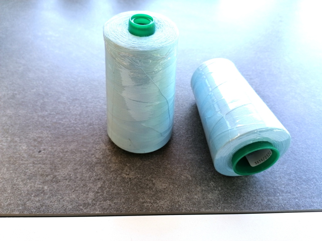 licht turquoiseblauw