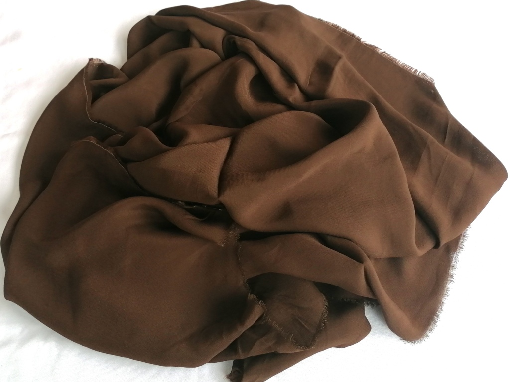 bruine crepe Georgette 1,6m