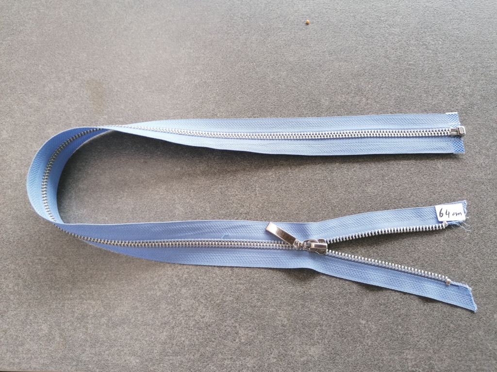 deelbare metalen bloktandrits 5mm, lichtblauw 64cm
