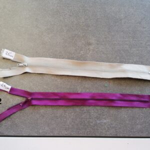 fijne metalen  rits  5mm, wit of paars 25cm