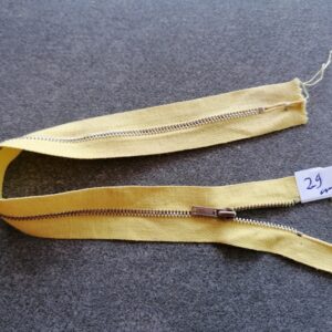fijne metalen  rits  3mm, geel 29cm