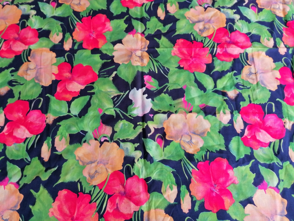 blauw met bloemen in rood, zalm en groen 2m