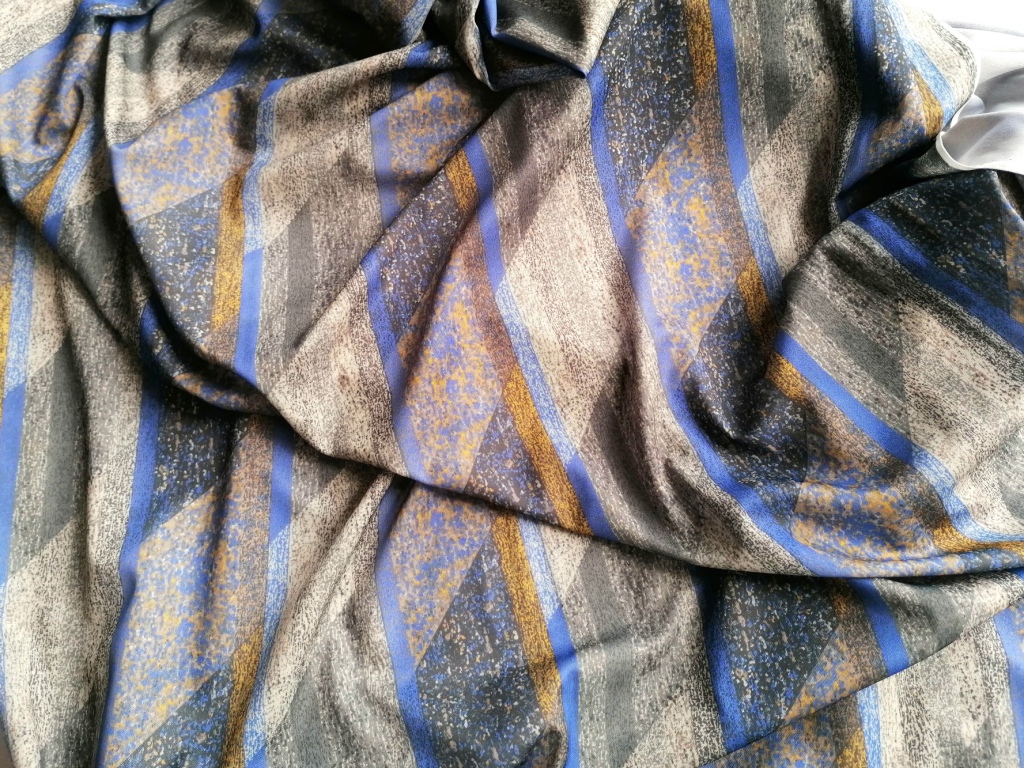 vintage jersey in blauw beige grijs tinten 2m