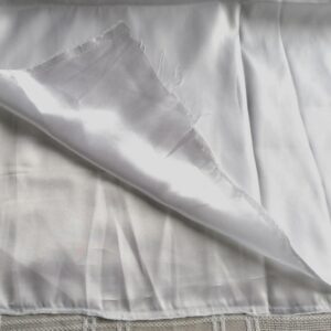 witte glanzende satijn soepele stof