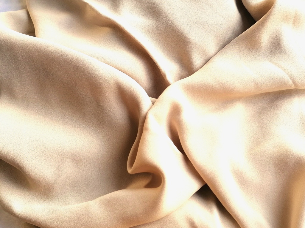 soepele matte crepe satijn beige 2,3m - Afbeelding 2