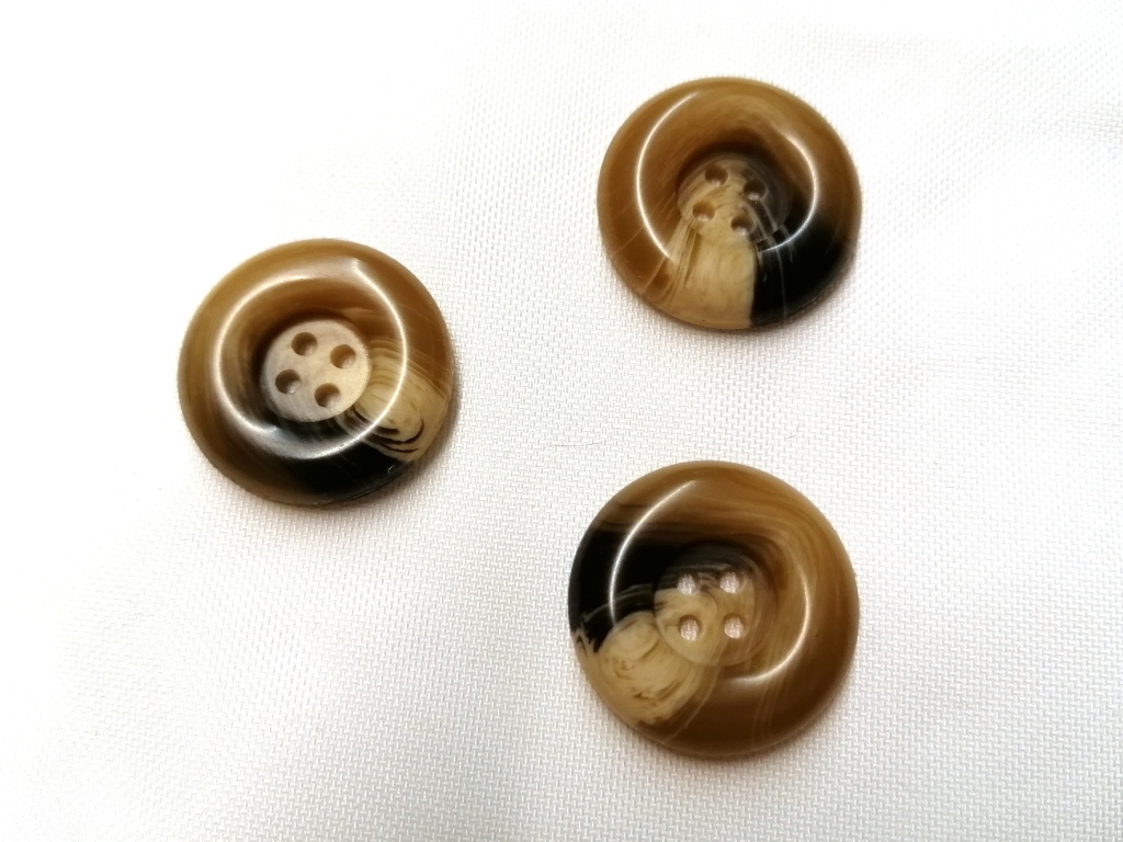 knopen beige gemarmerd 27mm 8 stuks