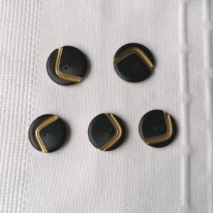 knopen zwart met V 17 mm en 20mm