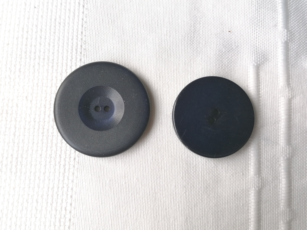 knopen donkerblauw groot 34mm en 40mm - Afbeelding 2