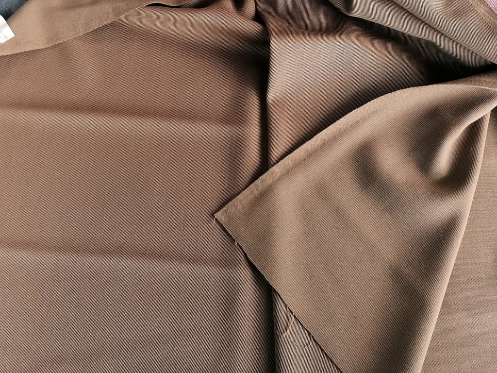 Detail van stevige wollen keper in bruin