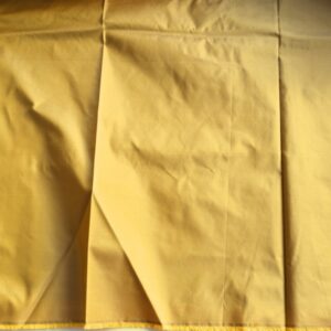 okergele matte satijn  1,9m zeer mooi