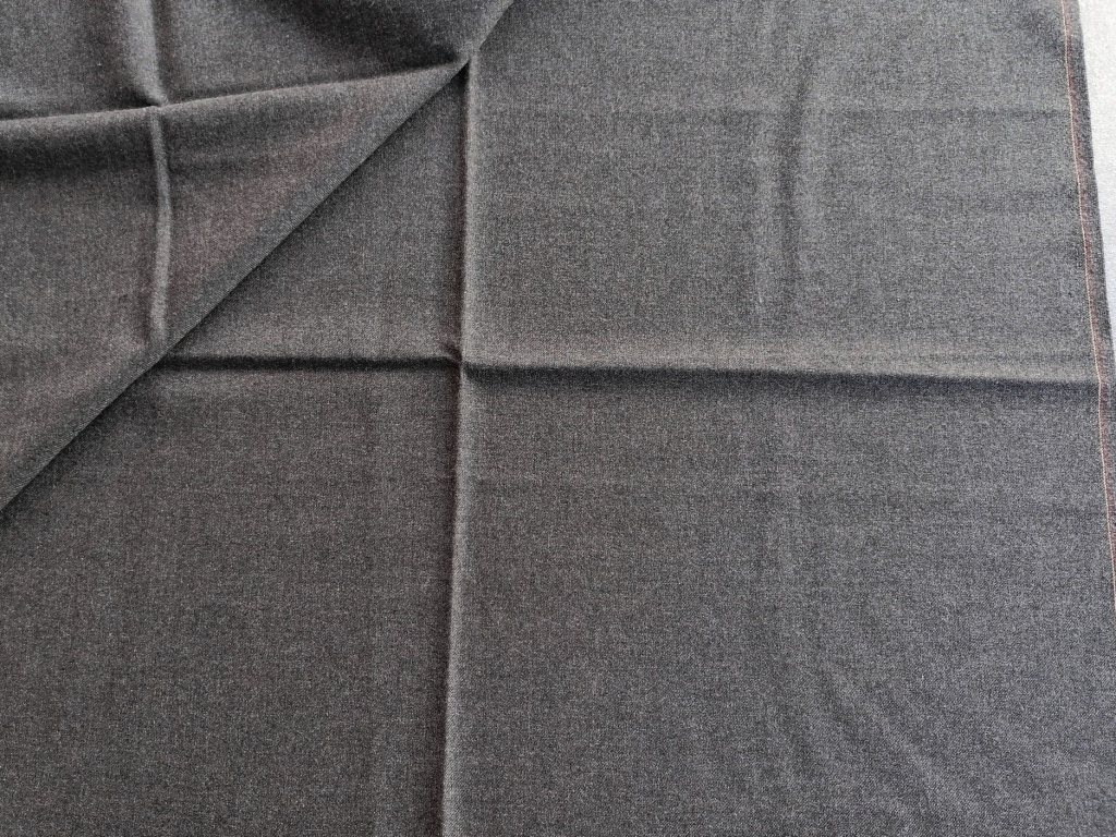 fijne wollen flanel grijs 0,55m en 0,8m